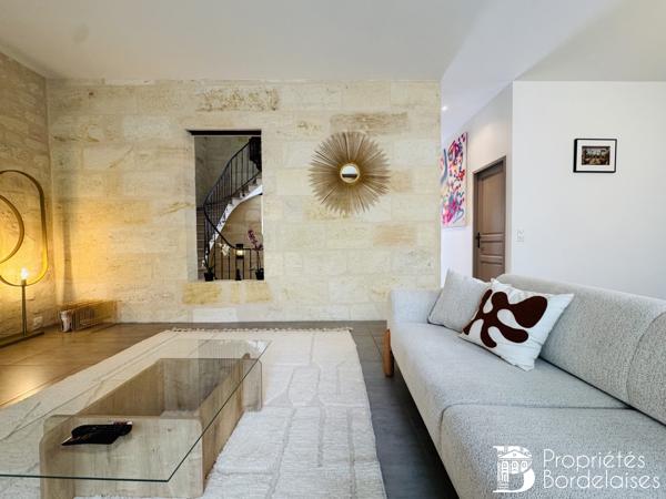 BORDEAUX – COURS DU MÉDOC | MAISON BOURGEOISE RÉNOVÉE DE 350 M² de surface utile | TERRASSE | DÉPENDANCE AVEC JACUZZI | GARAGE