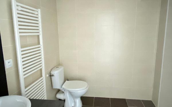 Appartement à vendre    1 pièce • 21,57 m2 Cenon