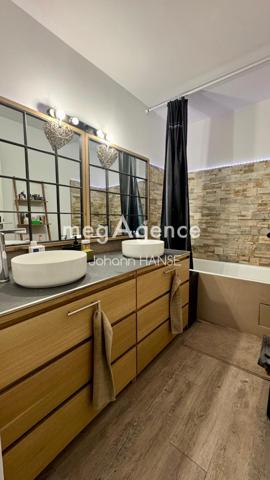 Appartement à FREJUS, 83600 - 2 pièces 54m²