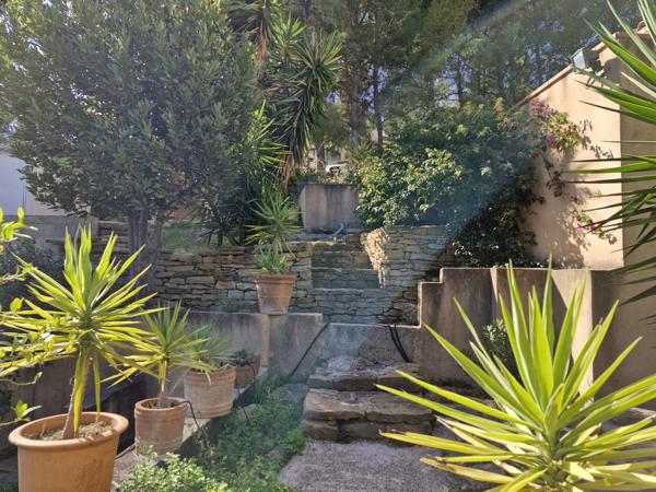 Saint-Cyr-sur-Mer (83270) VILLA DIVISEE EN 2 APPARTEMENTS- 148M2 - PISCINE - JARDIN