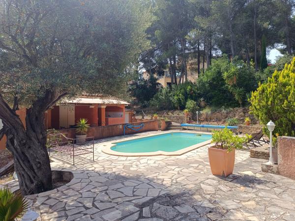 Saint-Cyr-sur-Mer (83270) VILLA DIVISEE EN 2 APPARTEMENTS- 148M2 - PISCINE - JARDIN