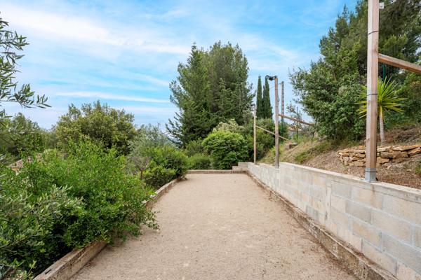 Saint-Cyr-sur-Mer (83270) VILLA DIVISEE EN 2 APPARTEMENTS- 148M2 - PISCINE - JARDIN