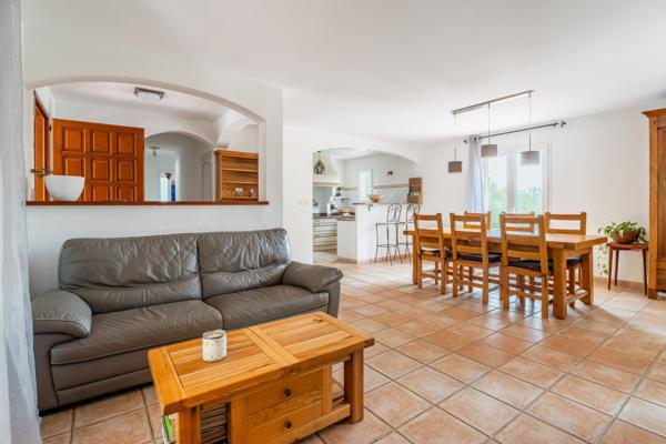 Saint-Cyr-sur-Mer (83270) VILLA DIVISEE EN 2 APPARTEMENTS- 148M2 - PISCINE - JARDIN