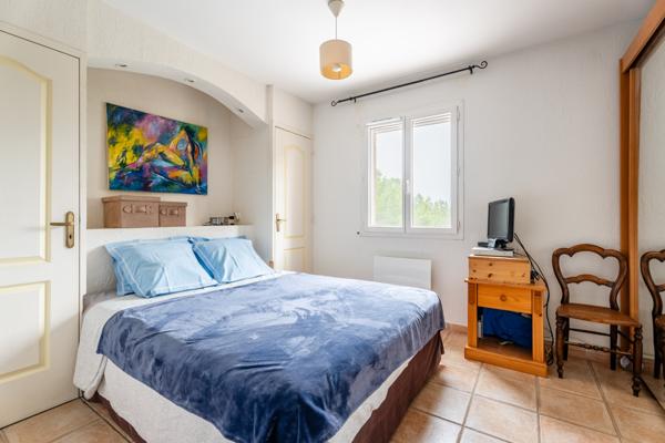 Saint-Cyr-sur-Mer (83270) VILLA DIVISEE EN 2 APPARTEMENTS- 148M2 - PISCINE - JARDIN