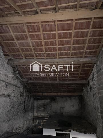 Idéal investisseur, beau potentiel, rénovation à prévoir.