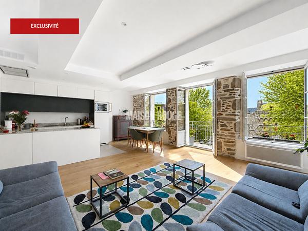 Appartement T3 à Saint-Malo Intra-Muros avec balcon, vue château et charme de l'ancien