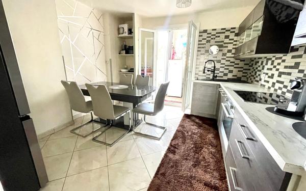 Appartement à vendre    4 pièces • 71,05 m2 Marseille 10