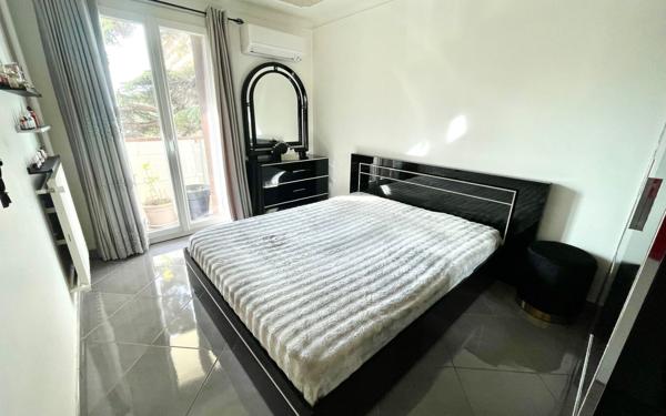 Appartement à vendre    4 pièces • 71,05 m2 Marseille 10