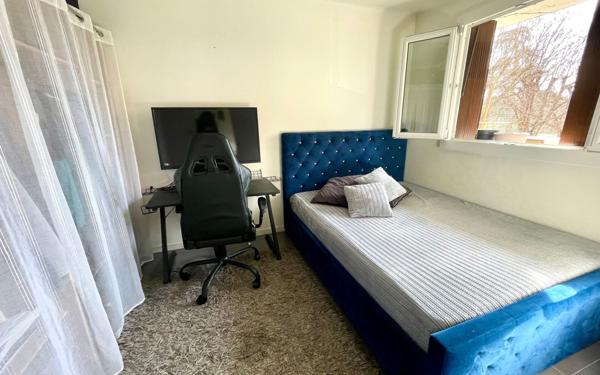 Appartement à vendre    4 pièces • 71,05 m2 Marseille 10