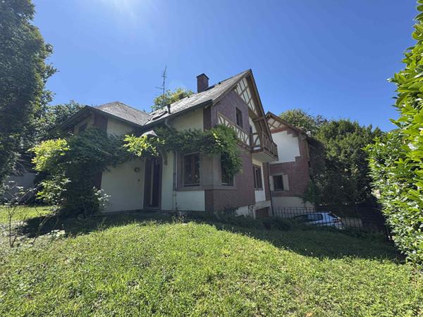 Maison - 7 pièces - 192 m²