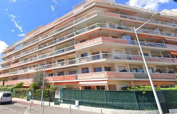 APPARTEMENT 02 PIECES  RDC IDEAL INVESTISSEUR ( actuellement loué)