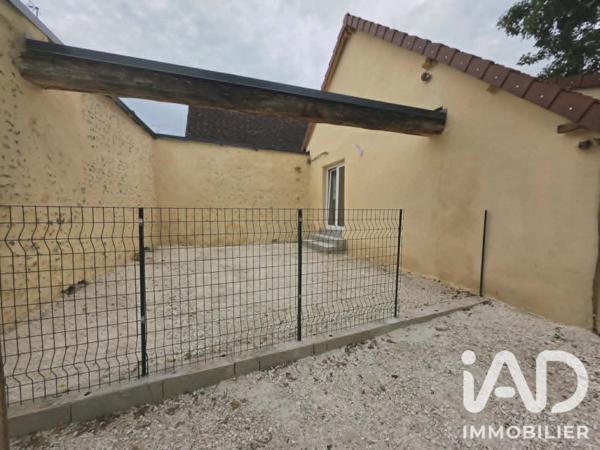 Location maison 3 pièces 65 m² Villevallier