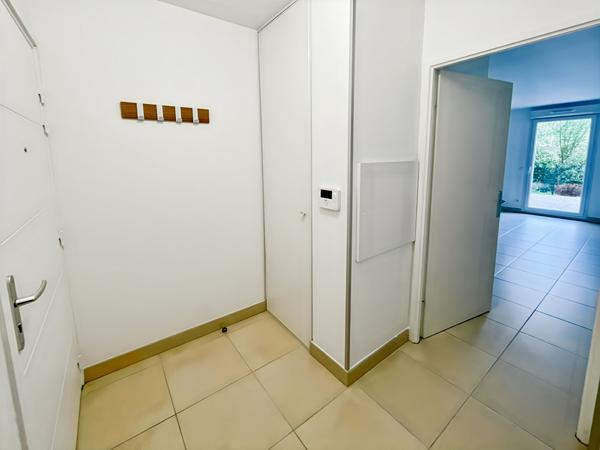 À LOUER - APPARTEMENT - MENNECY