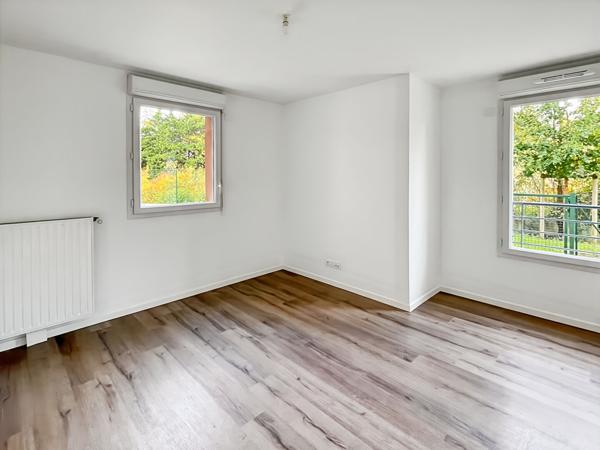À LOUER - APPARTEMENT - MENNECY