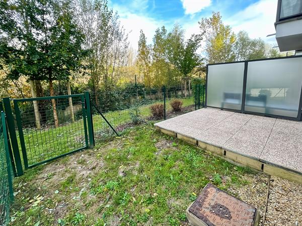 À LOUER - APPARTEMENT - MENNECY