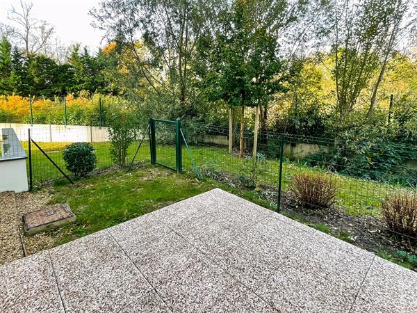 À LOUER - APPARTEMENT - MENNECY