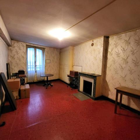 Maison à rénover (99m²), Nonancourt (27320), 7 pièces, garage, dépendance, cave à vin, terrain de 210 m². Prix HAI : 95 990