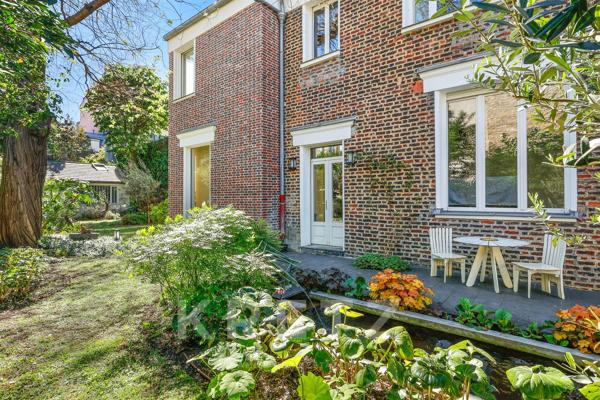 Paris XIV — Maison-atelier d’artistes avec 500m2 de jardin paysager et atelier indépendant