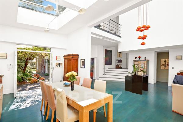 Paris XIV — Maison-atelier d’artistes avec 500m2 de jardin paysager et atelier indépendant