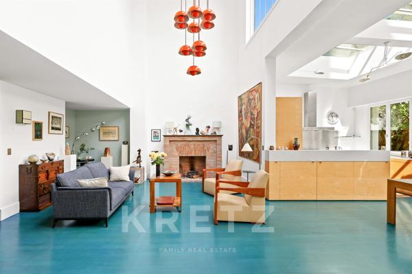 Paris XIV — Maison-atelier d’artistes avec 500m2 de jardin paysager et atelier indépendant