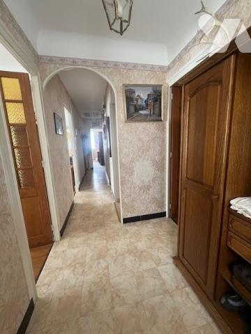 Maison individuelle, 4 chambres, 2 garages, jardin, véranda