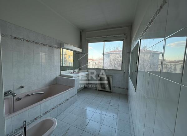 Perpignan Centre : Immeuble de caractère surface totale 375,85 m2 à vendre