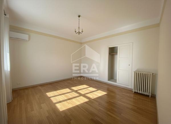 Perpignan Centre : Immeuble de caractère surface totale 375,85 m2 à vendre