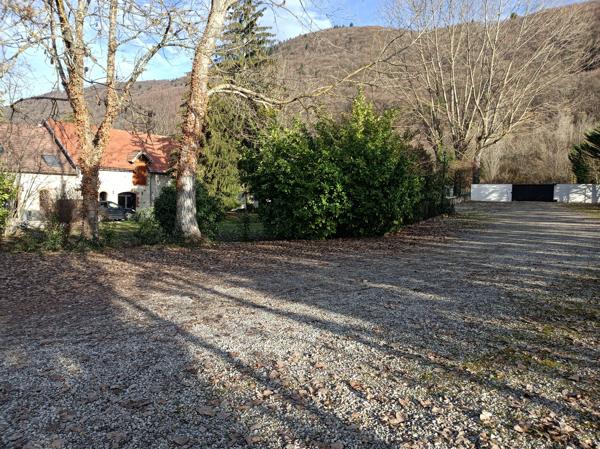 Bâtisse de charme rénovée 231 m2 sur 4200 m² de terrain