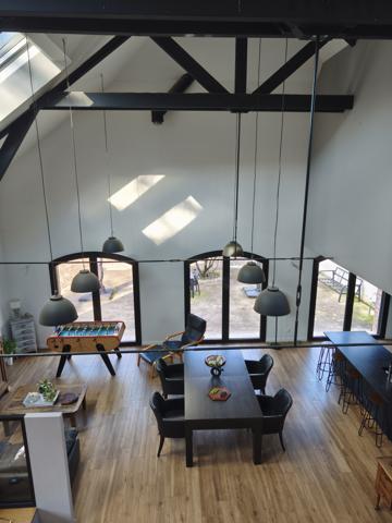 Bâtisse de charme rénovée 231 m2 sur 4200 m² de terrain