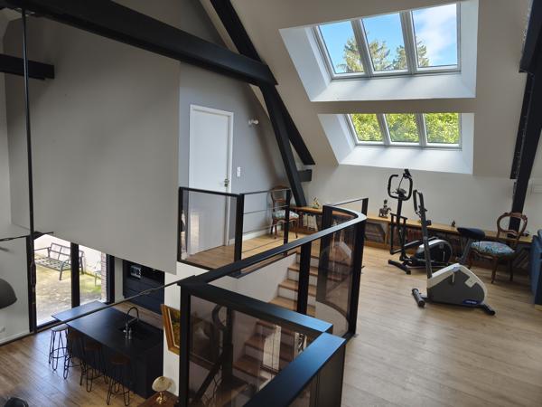Bâtisse de charme rénovée 231 m2 sur 4200 m² de terrain