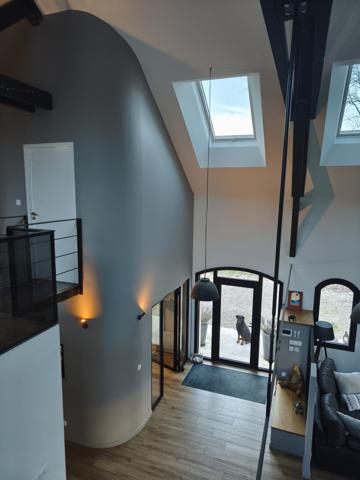 Bâtisse de charme rénovée 231 m2 sur 4200 m² de terrain