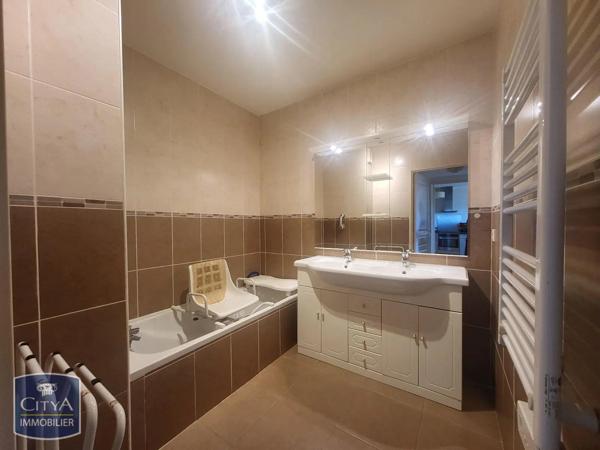 Appartement à louer 2 pièces 50m² Saint-Raphaël (83700)