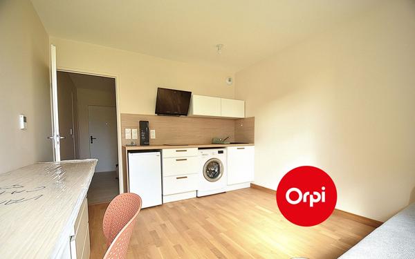 Appartement à louer    1 pièce •  Saint-Priest