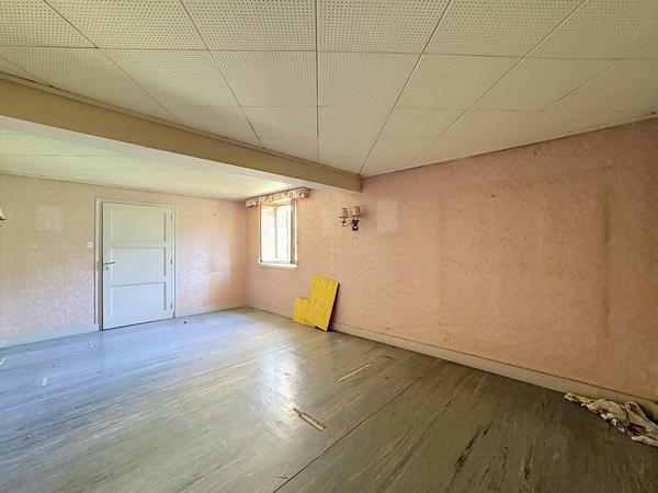 Maison
         4 pièces
        - 86 m² 147 000 € *