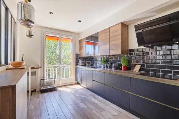 Appartement Aix En Provence 3 pièce(s) 118m2 - cave - tropézienne