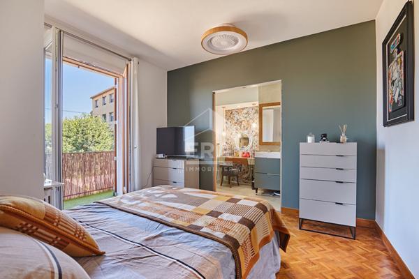 Appartement Aix En Provence 3 pièce(s) 118m2 - cave - tropézienne