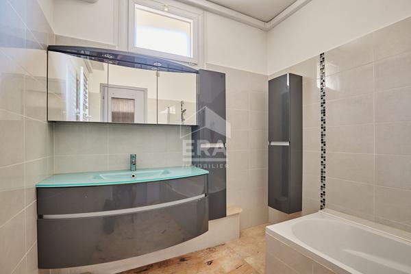 Appartement Aix En Provence 3 pièce(s) 118m2 - cave - tropézienne