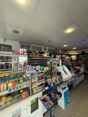 Vente                                                      Fonds de commerce
                        
                     2 pièces                                         à Reims