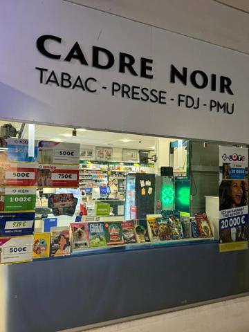 Vente                                                      Fonds de commerce
                        
                     2 pièces                                         à Reims