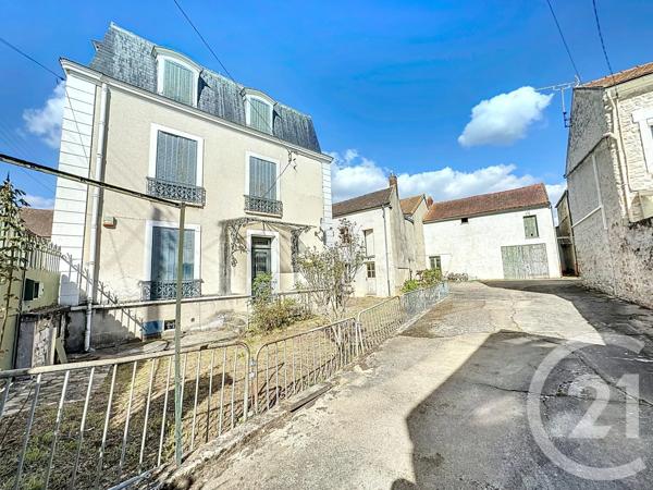 Maison à vendre  8 pièces - 170 m 2   SERAINCOURT  - 95