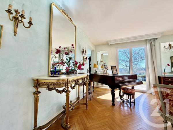 Maison à vendre  8 pièces - 215,50 m 2   SANILHAC  - 24