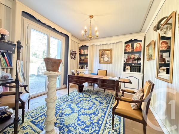 Maison à vendre  8 pièces - 215,50 m 2   SANILHAC  - 24