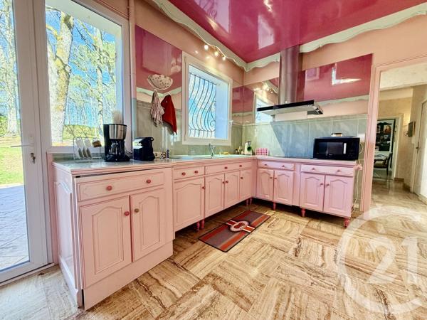 Maison à vendre  8 pièces - 215,50 m 2   SANILHAC  - 24