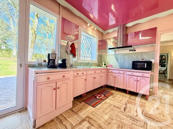 Maison à vendre  8 pièces - 215,50 m 2   SANILHAC  - 24