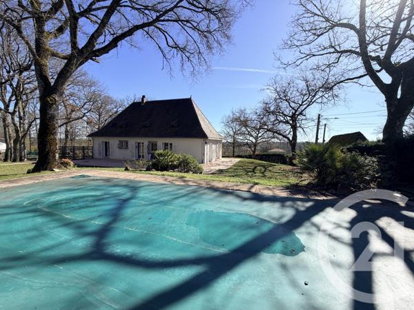 Maison à vendre  8 pièces - 215,50 m 2   SANILHAC  - 24