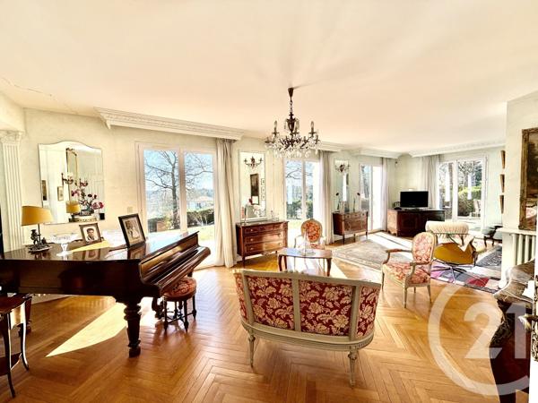 Maison à vendre  8 pièces - 215,50 m 2   SANILHAC  - 24