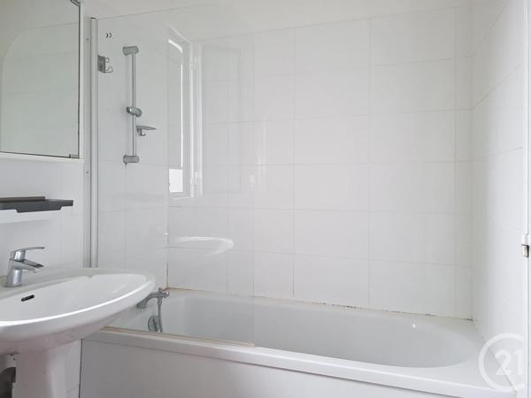 Appartement F6 à vendre  6 pièces - 119,32 m2 VAUX LE PENIL - 77