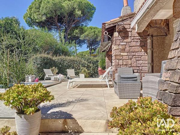 Maison à vendre 5 pièces 136 m² Saint-Raphaël