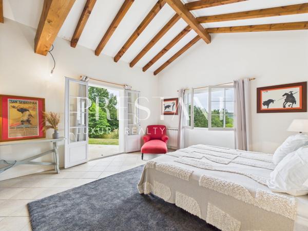 A vendre, Maison de charme 5 chambres vue dominante, ARCANGUES
