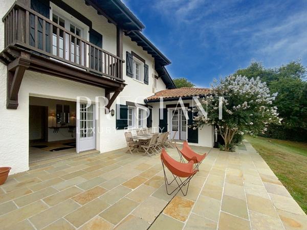 A vendre, Maison de charme 5 chambres vue dominante, ARCANGUES